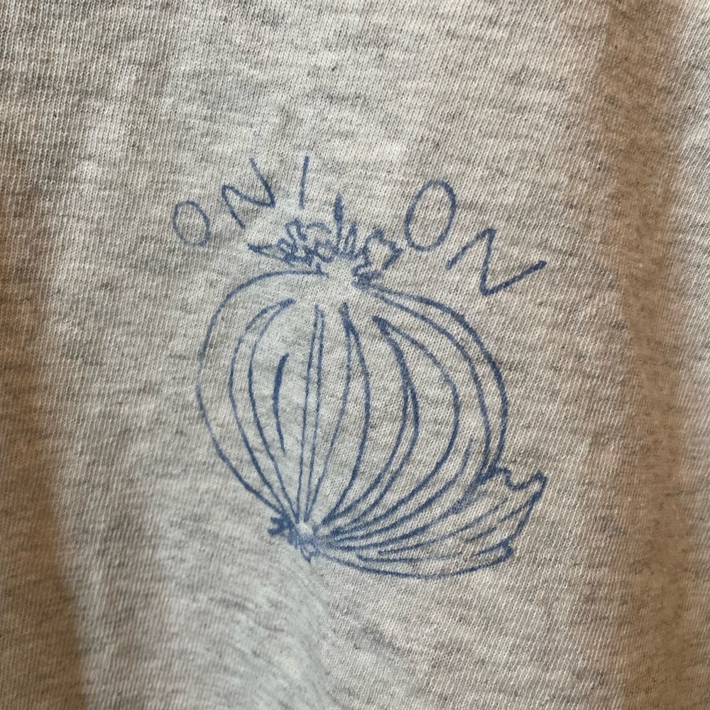 Grey onion t shirt - Picture 2 of 2